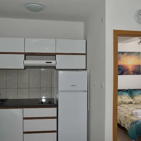 Studio Apartman Helena *** דירה *